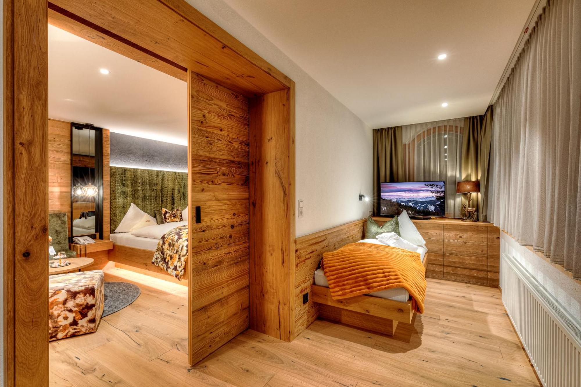 Hotel Sonne Ischgl Bagian luar foto