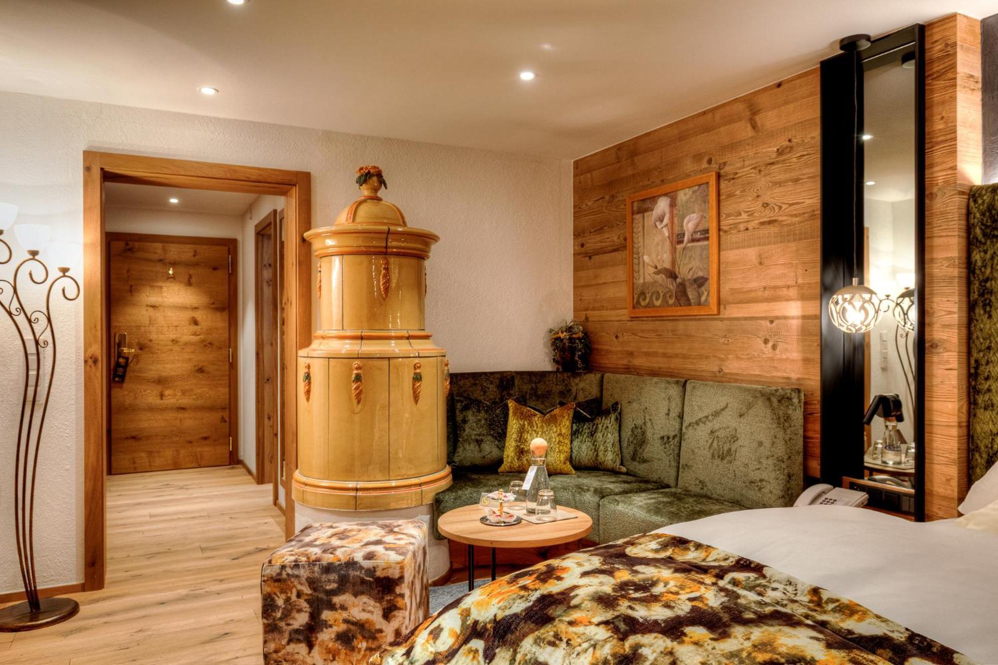 Hotel Sonne Ischgl Bagian luar foto