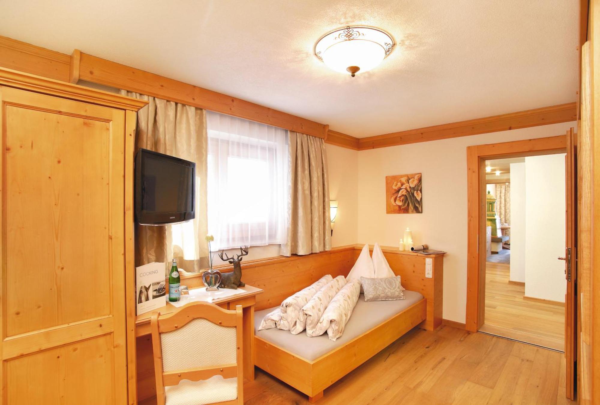 Hotel Sonne Ischgl Bagian luar foto