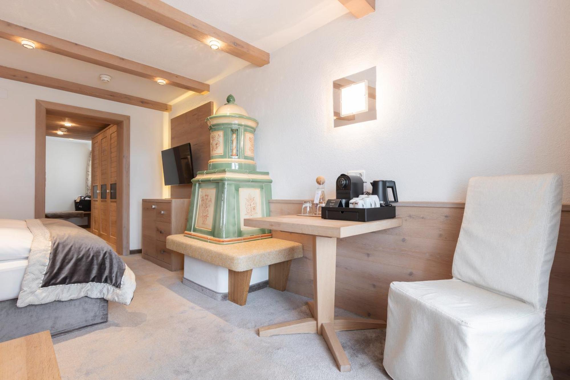 Hotel Sonne Ischgl Bagian luar foto