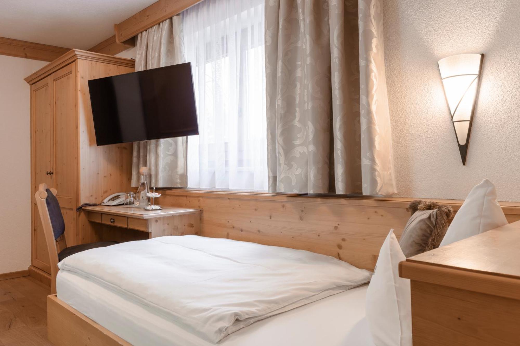 Hotel Sonne Ischgl Bagian luar foto