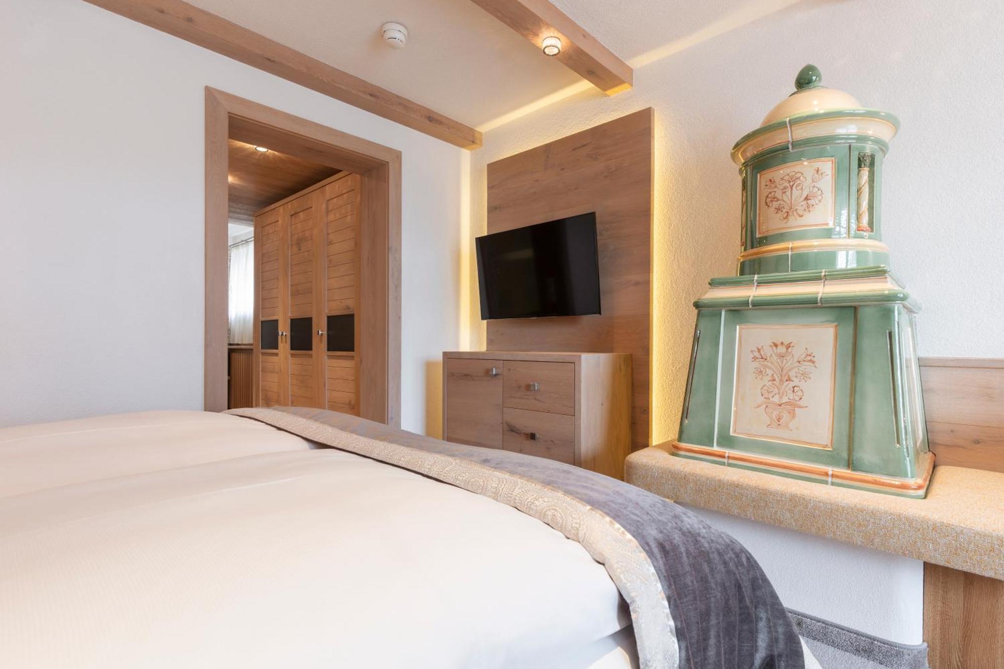 Hotel Sonne Ischgl Bagian luar foto