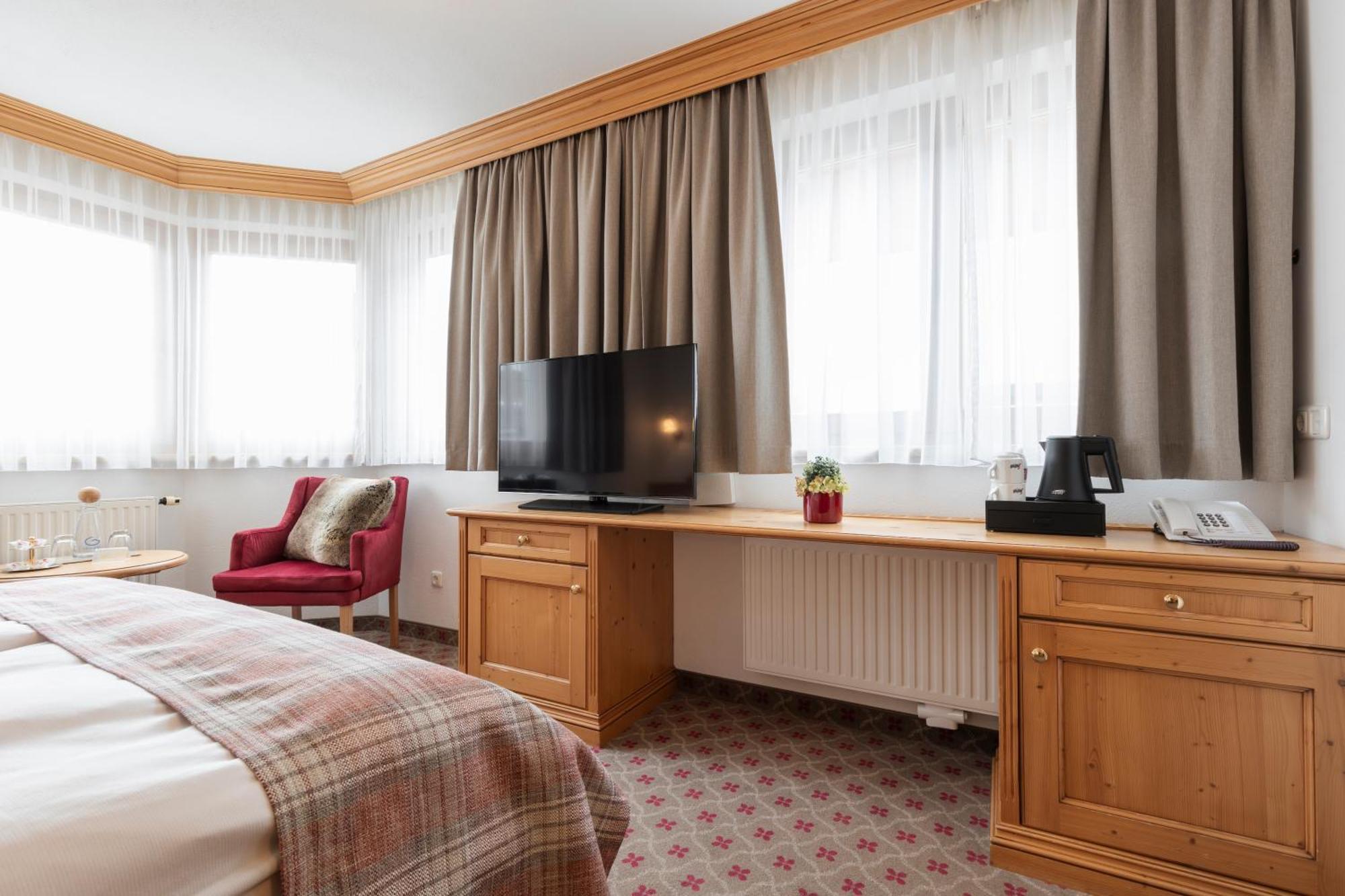 Hotel Sonne Ischgl Bagian luar foto