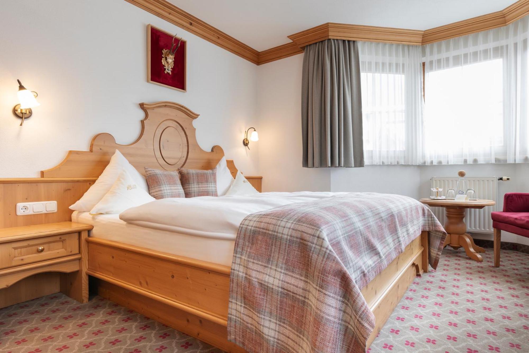 Hotel Sonne Ischgl Bagian luar foto